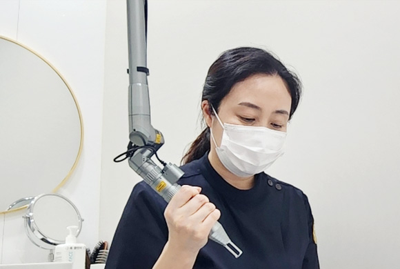 보톡스 시술 중인 사진